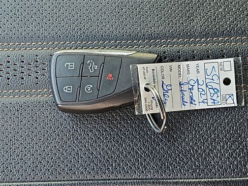 Used 2024 Chevrolet Silverado 1500 High Country w/ Technology Package image 40