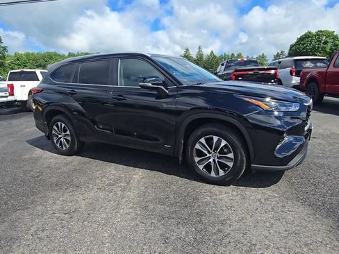 Used 2023 Toyota Highlander XLE AWD/4WD image 21