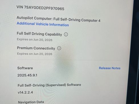 Used 2023 Tesla Model Y 2WD image 30