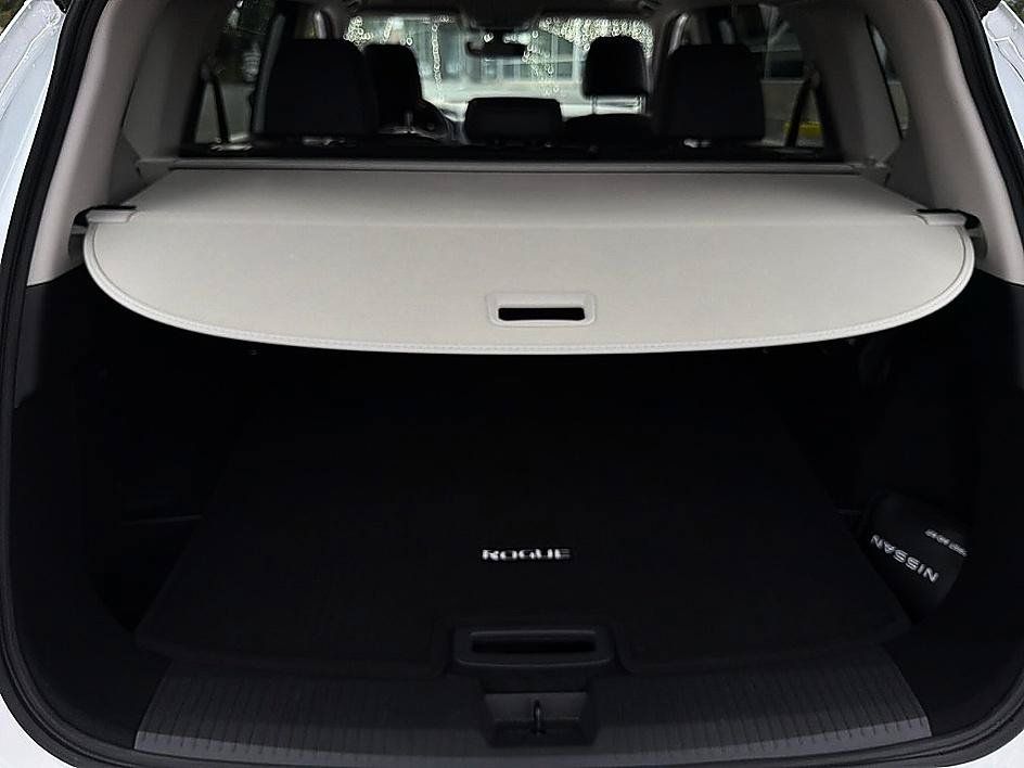 Used 2026 Nissan Rogue Dark Armor FWD image 27