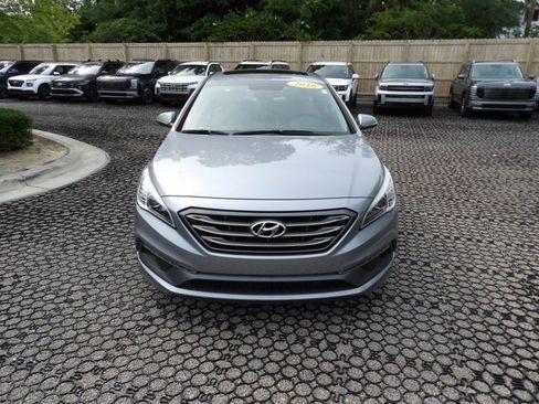 Used 2016 Hyundai Sonata Limited FWD image 2