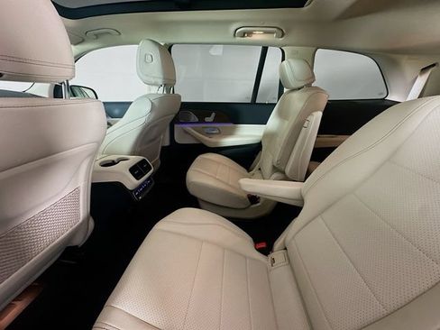 Certified 2024 Mercedes-Benz GLS 450 4MATIC image 25