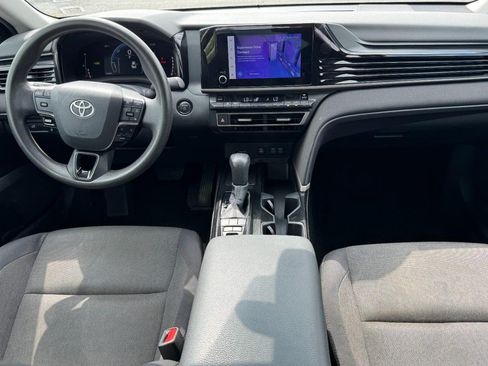 Used 2025 Toyota Camry LE FWD image 13