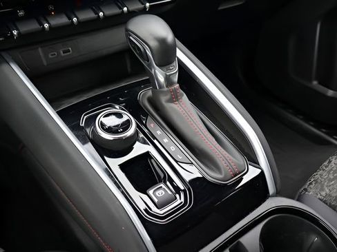 Used 2023 Chevrolet Colorado Z71 w/ Z71 Convenience Package 2 image 26