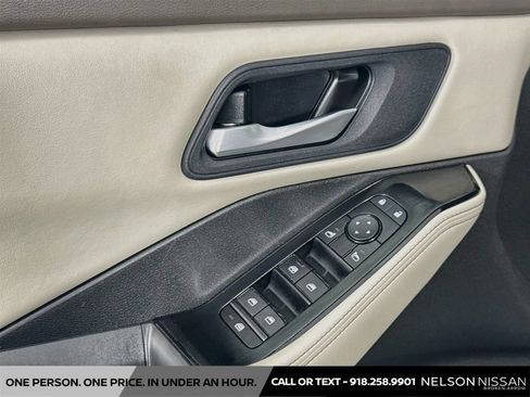 Certified 2025 Nissan Rogue SV AWD/4WD image 17