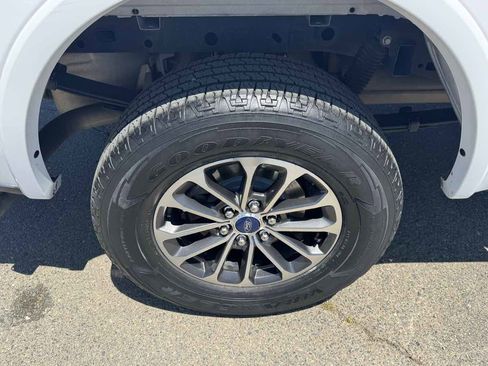 Used 2018 Ford F150 XLT w/ Equipment Group 302A Luxury AWD/4WD image 35