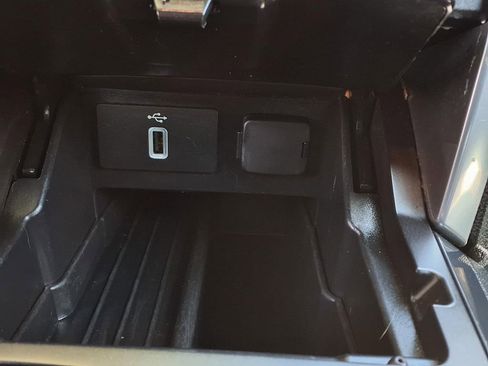 Used 2017 Ford Explorer Limited w/ Equipment Group 301A AWD/4WD image 10