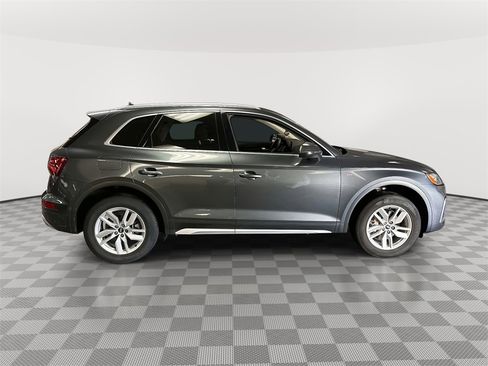 Used 2022 Audi Q5 2.0T Premium image 2