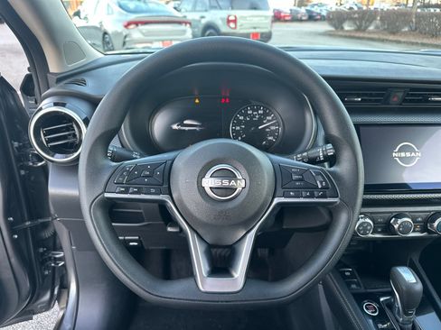 Used 2024 Nissan Kicks SV image 23
