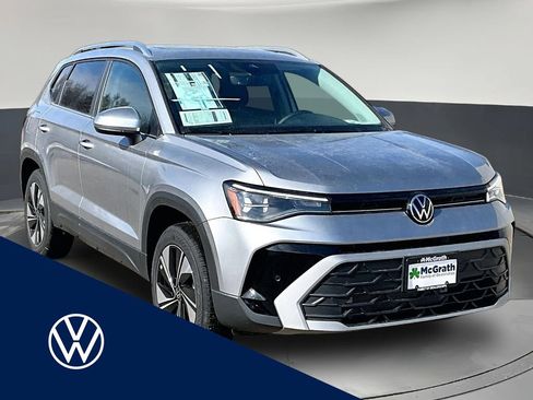 New 2026 Volkswagen Taos SE AWD/4WD image 1
