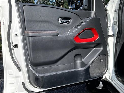 Used 2023 Nissan Frontier PRO-4X w/ Pro-4X Premium Package image 17