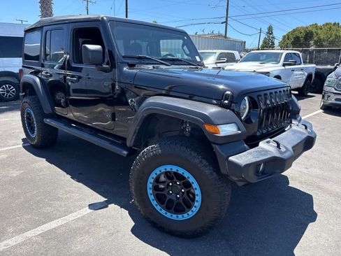 Used 2022 Jeep Wrangler Unlimited Sport AWD/4WD image 8