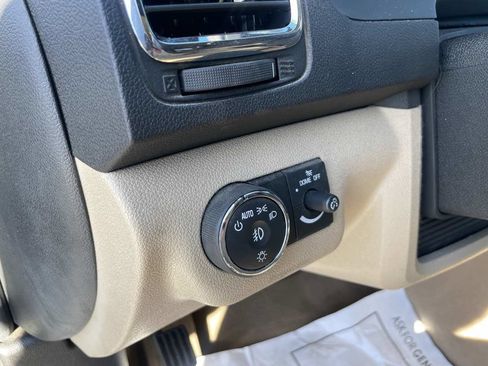 Used 2012 GMC Acadia SLT image 16