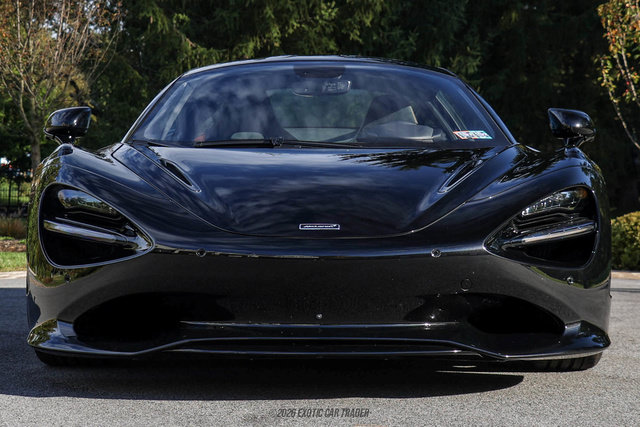 Used 2025 McLaren 750S RWD image 12