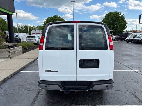 Used 2022 Chevrolet Express 2500 w/ Driver Convenience Package RWD image 7