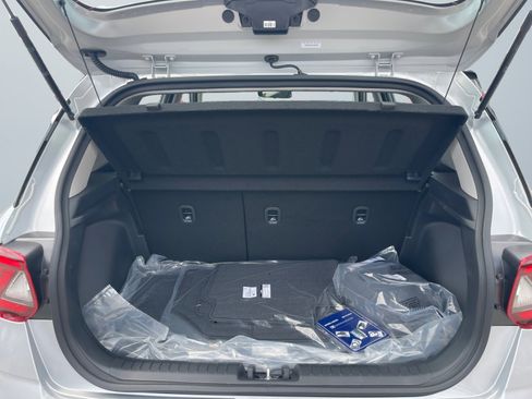 New 2025 Hyundai Venue SEL image 15