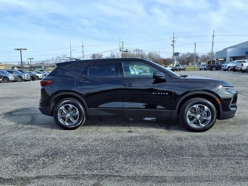 Used 2025 Chevrolet Blazer LT FWD image 11