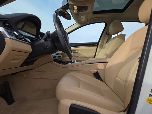 Used 2015 BMW 528i 528i Premium image 16