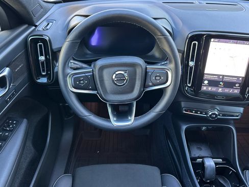 Certified 2023 Volvo C40 P8 Recharge Ultimate w/ Protection Package Premier image 17