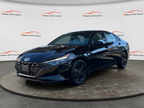 Used 2022 Hyundai Elantra SEL w/ Convenience Package image 1