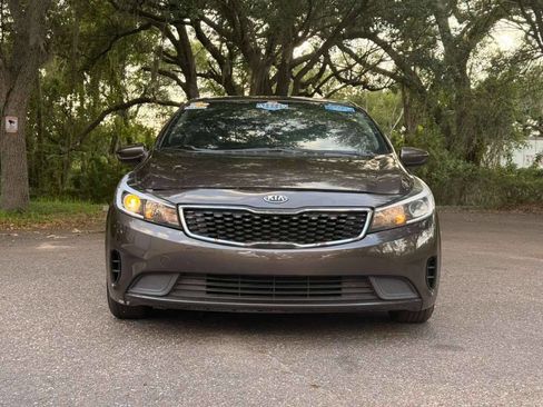 Used 2018 Kia Forte LX FWD image 2