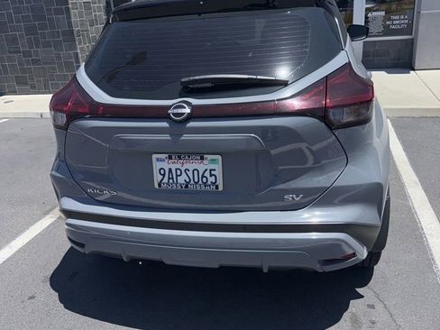 Used 2022 Nissan Kicks SV FWD image 3