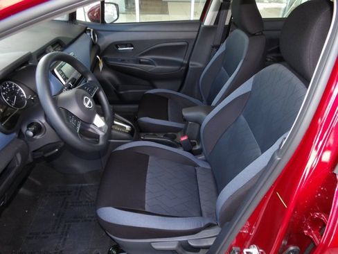 Used 2025 Nissan Versa SV w/ Trunk Package image 13