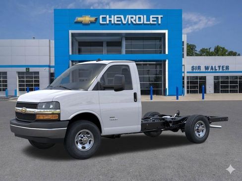 New 2026 Chevrolet Express 3500 w/ Power Convenience Package image 3
