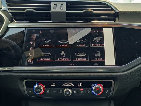 New 2025 Audi Q3 2.0T Premium Plus image 9