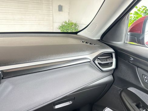 Used 2025 Chevrolet TrailBlazer LT image 35