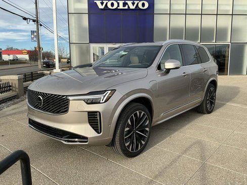 New 2026 Volvo XC90 T8 Plus w/ Protection Package Premier AWD/4WD image 2