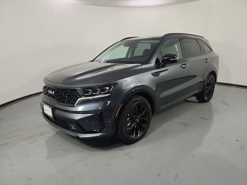 Certified 2023 Kia Sorento SX FWD image 2