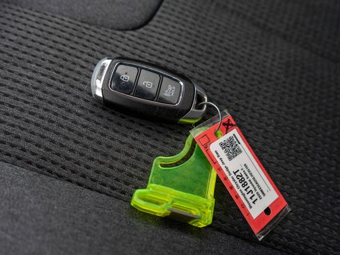 Used 2020 Hyundai Santa Fe SEL image 27