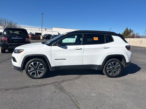 Used 2024 Jeep Compass Limited image 17