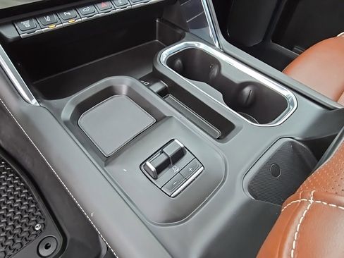 Used 2024 GMC Sierra 3500 Denali Ultimate image 19