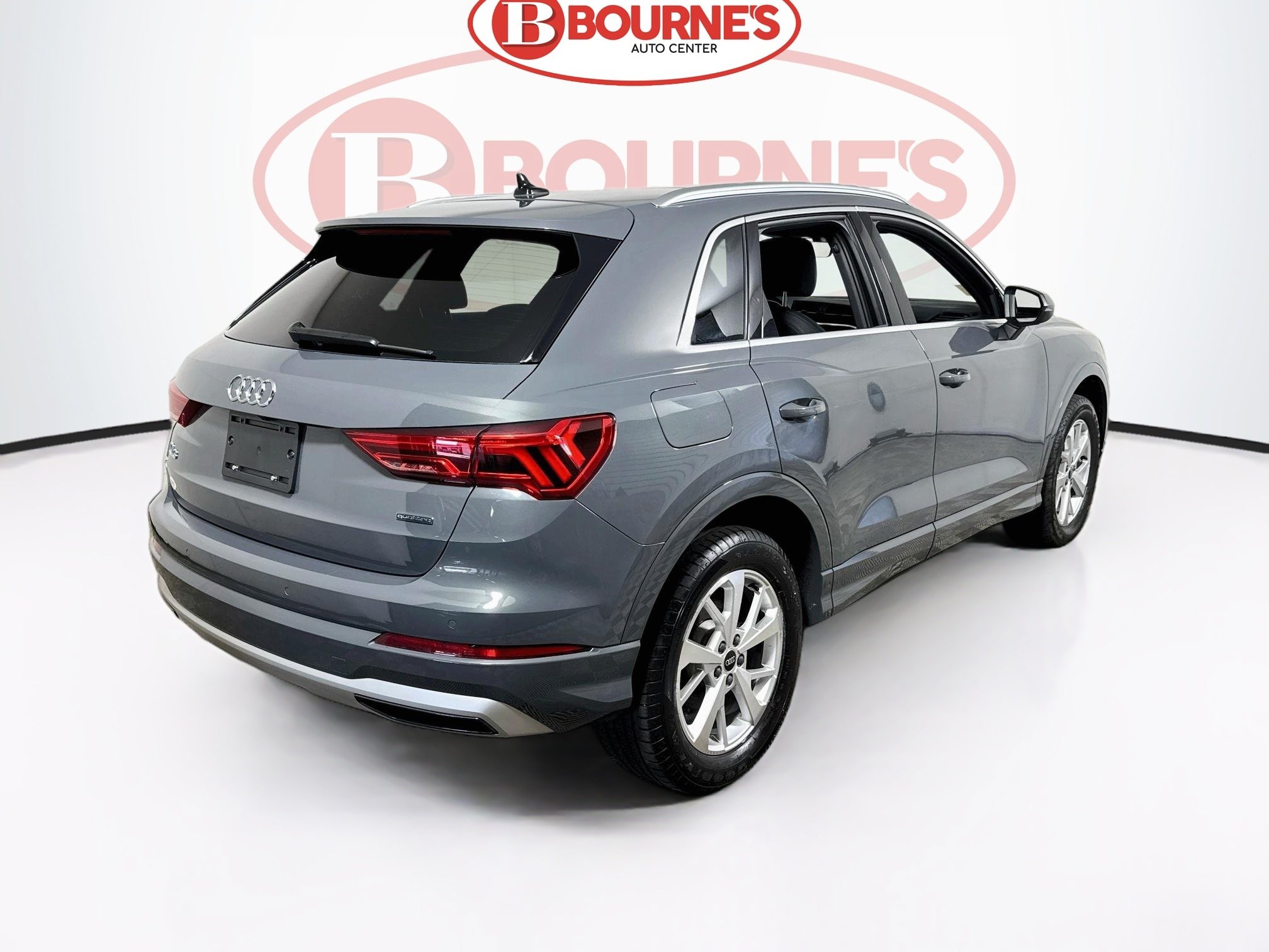 Used 2023 Audi Q3 2.0T Premium w/ Convenience Package AWD/4WD image 10