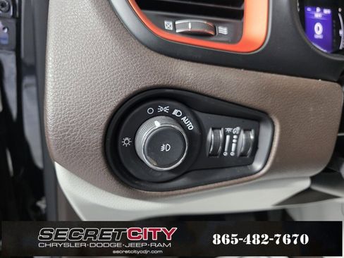 Used 2015 Jeep Renegade Latitude image 14