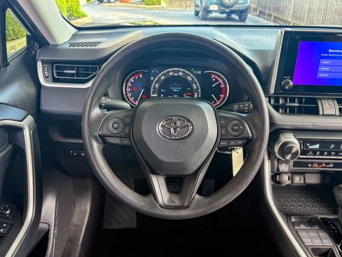 Used 2023 Toyota RAV4 LE AWD/4WD image 30