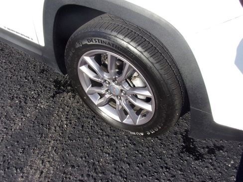 Used 2023 GMC Terrain SLT image 10