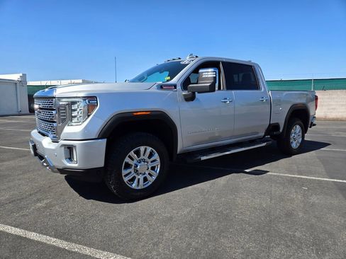 Used 2021 GMC Sierra 2500 Denali image 2