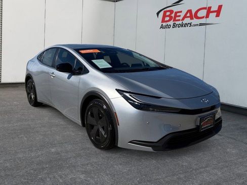 Used 2024 Toyota Prius LE image 1