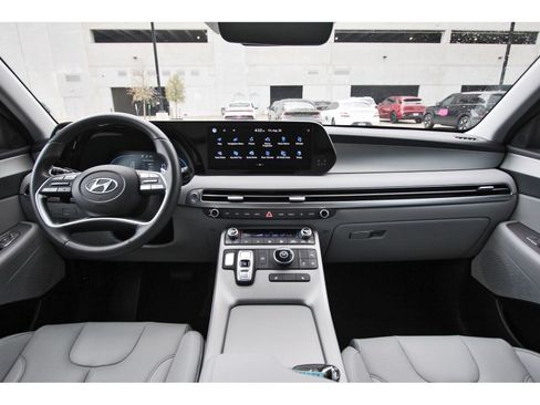 Certified 2025 Hyundai Palisade SEL FWD image 11