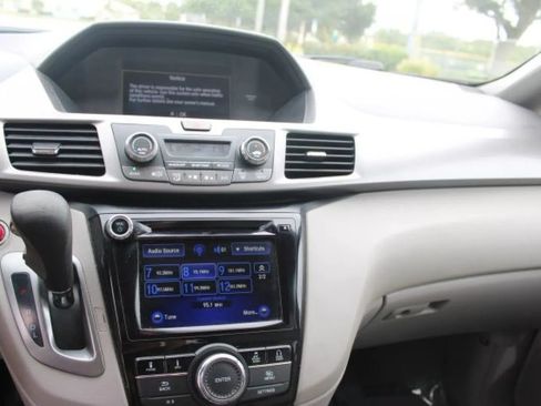Used 2016 Honda Odyssey SE image 12