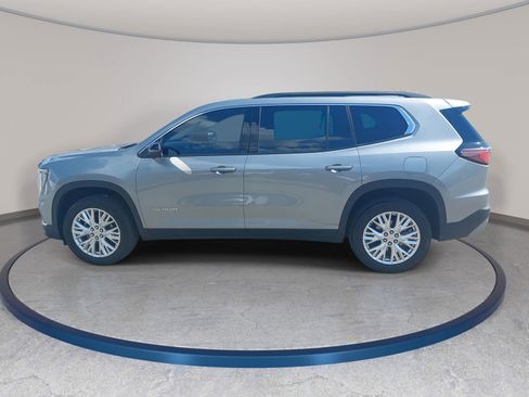 Used 2024 GMC Acadia Elevation w/ Luxury Package FWD image 8