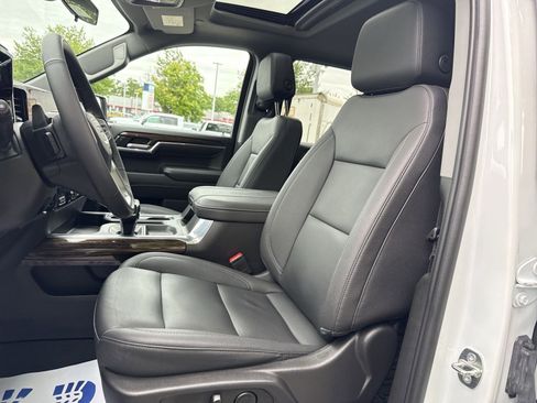 Used 2024 GMC Sierra 1500 Elevation w/ Elevation Premium Package AWD/4WD image 13