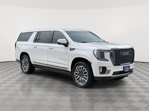 Used 2024 GMC Yukon XL Denali Ultimate AWD/4WD image 5