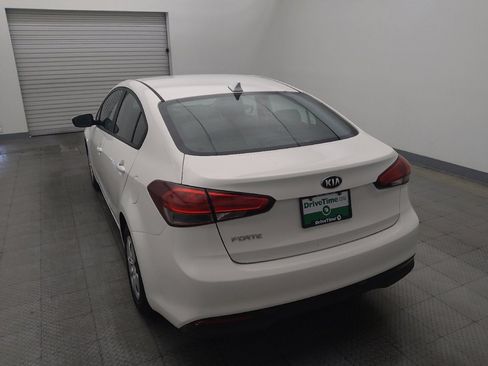 Used 2017 Kia Forte LX FWD image 6