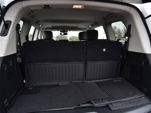 Used 2024 Nissan Armada SL w/ Captain's Chairs Package image 32