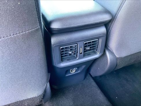 Used 2025 Toyota RAV4 LE AWD/4WD image 28