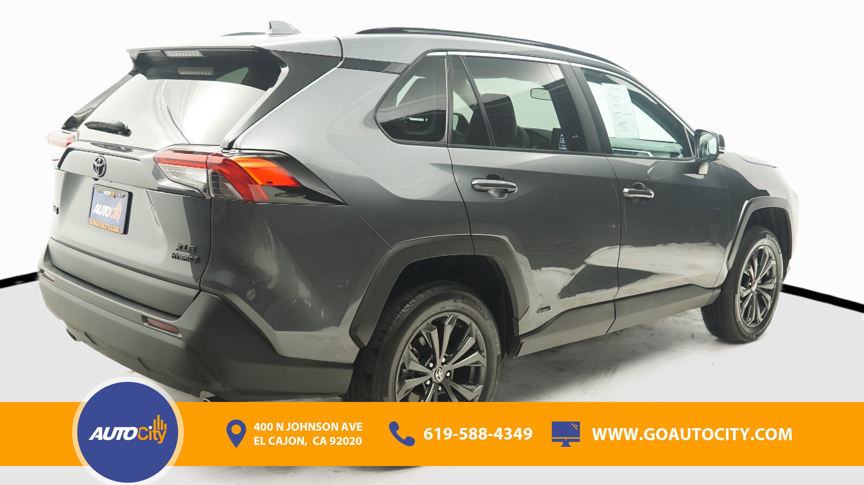 Used 2022 Toyota RAV4 XLE Premium AWD/4WD image 6